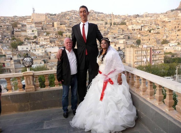 Meet Rumeysa Gelgi, the World's Tallest Woman, Who's 7 Feet Tall