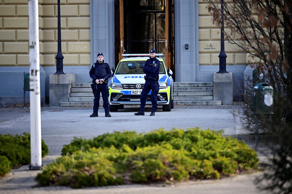 Police seek motive in deadly Sweden school attack