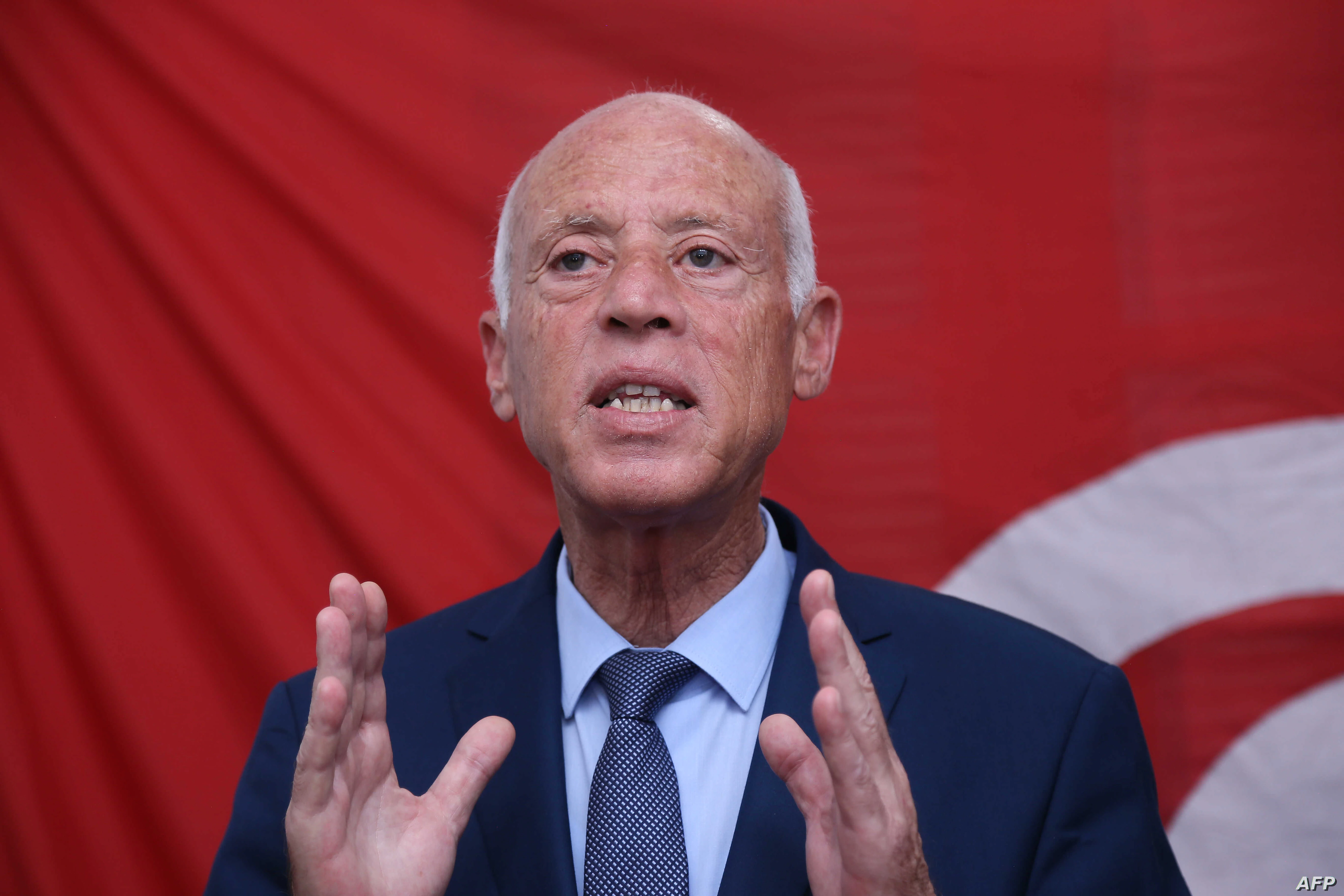 Tunisia approves new constitution in vote with low turnout