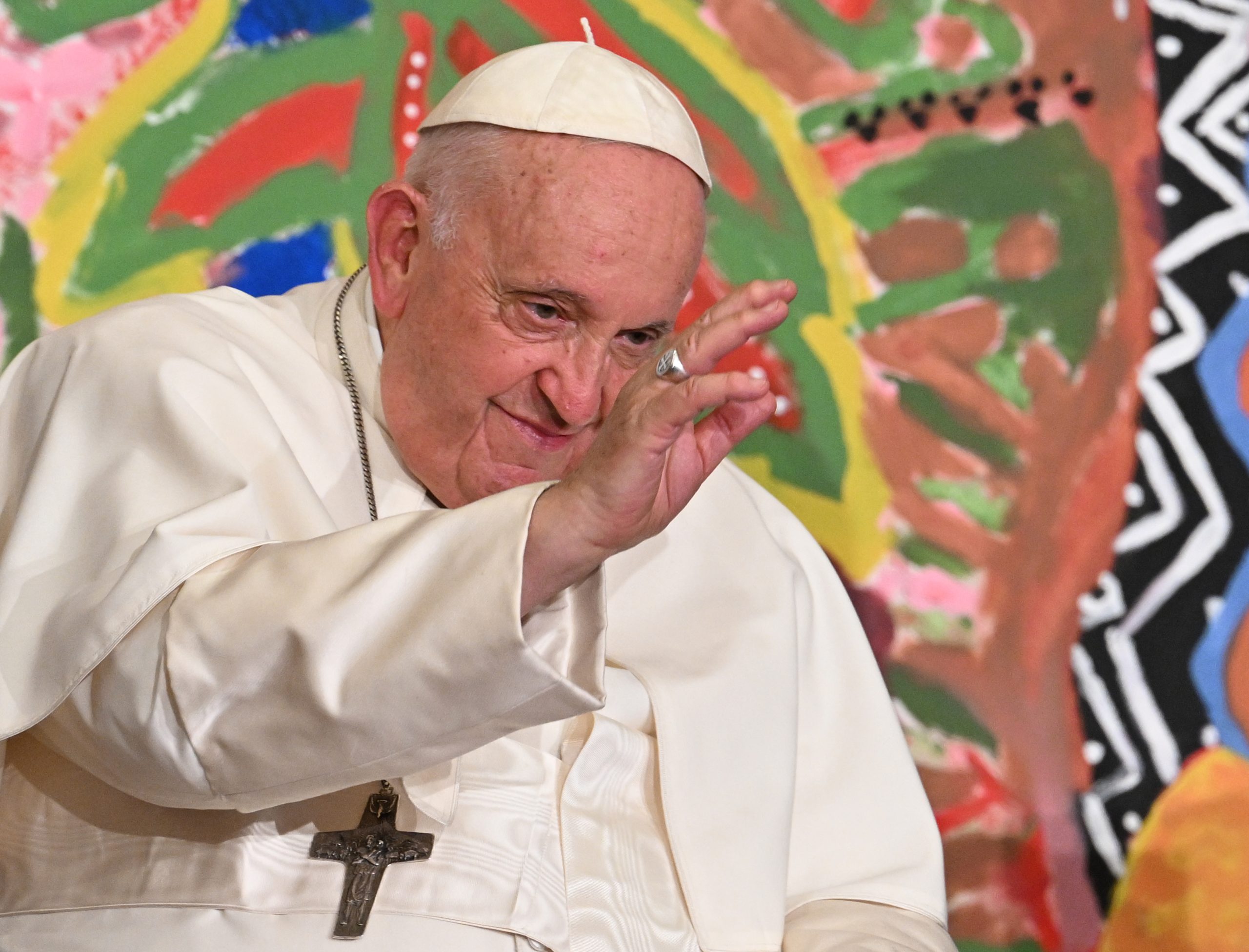 ‘Tired’ Pope Francis has fever, clears his schedule