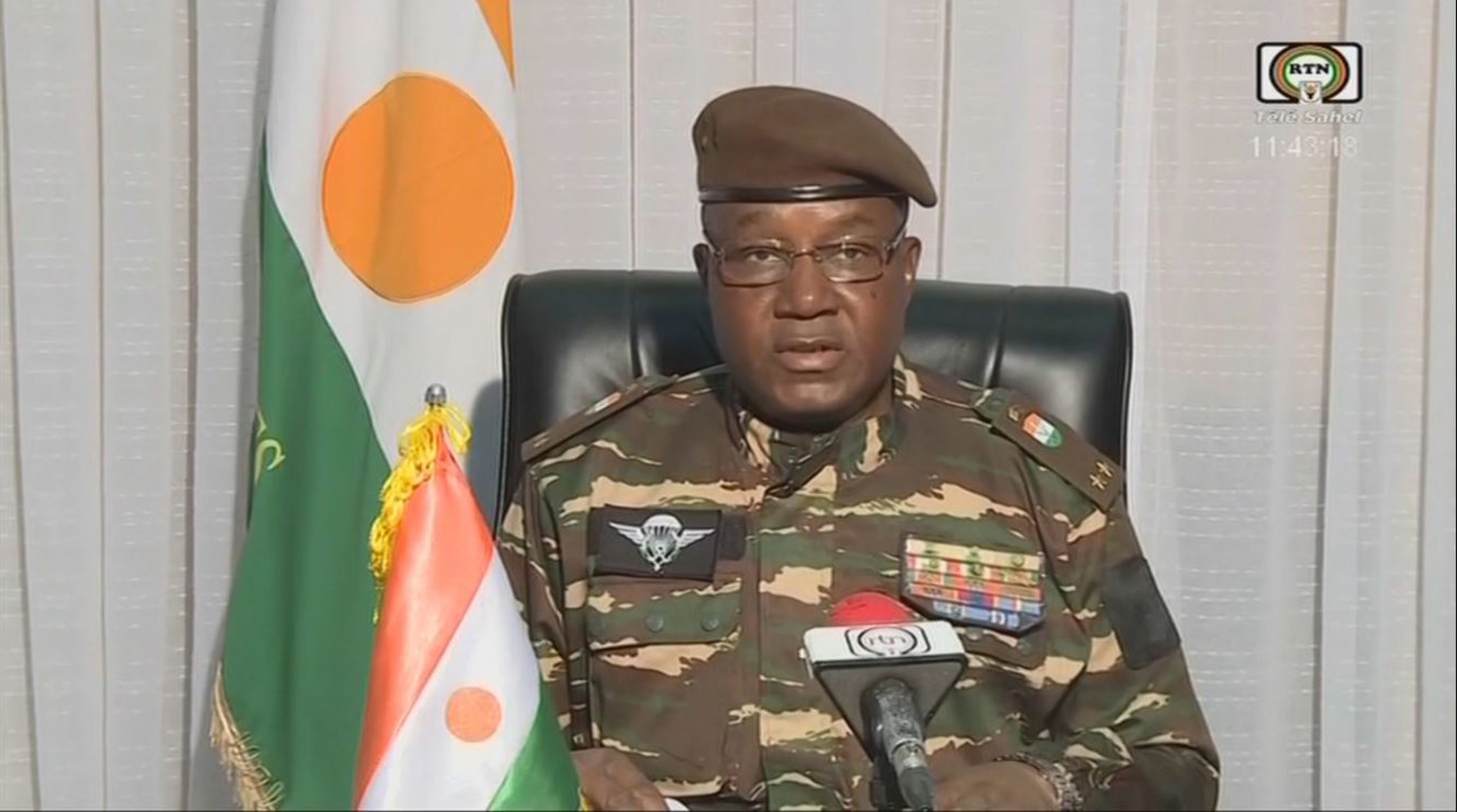Army general declares himself Niger leader