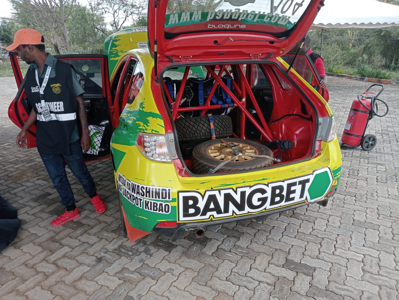 Josiah Kariuki and John Ngugi rallying with Bang Bet