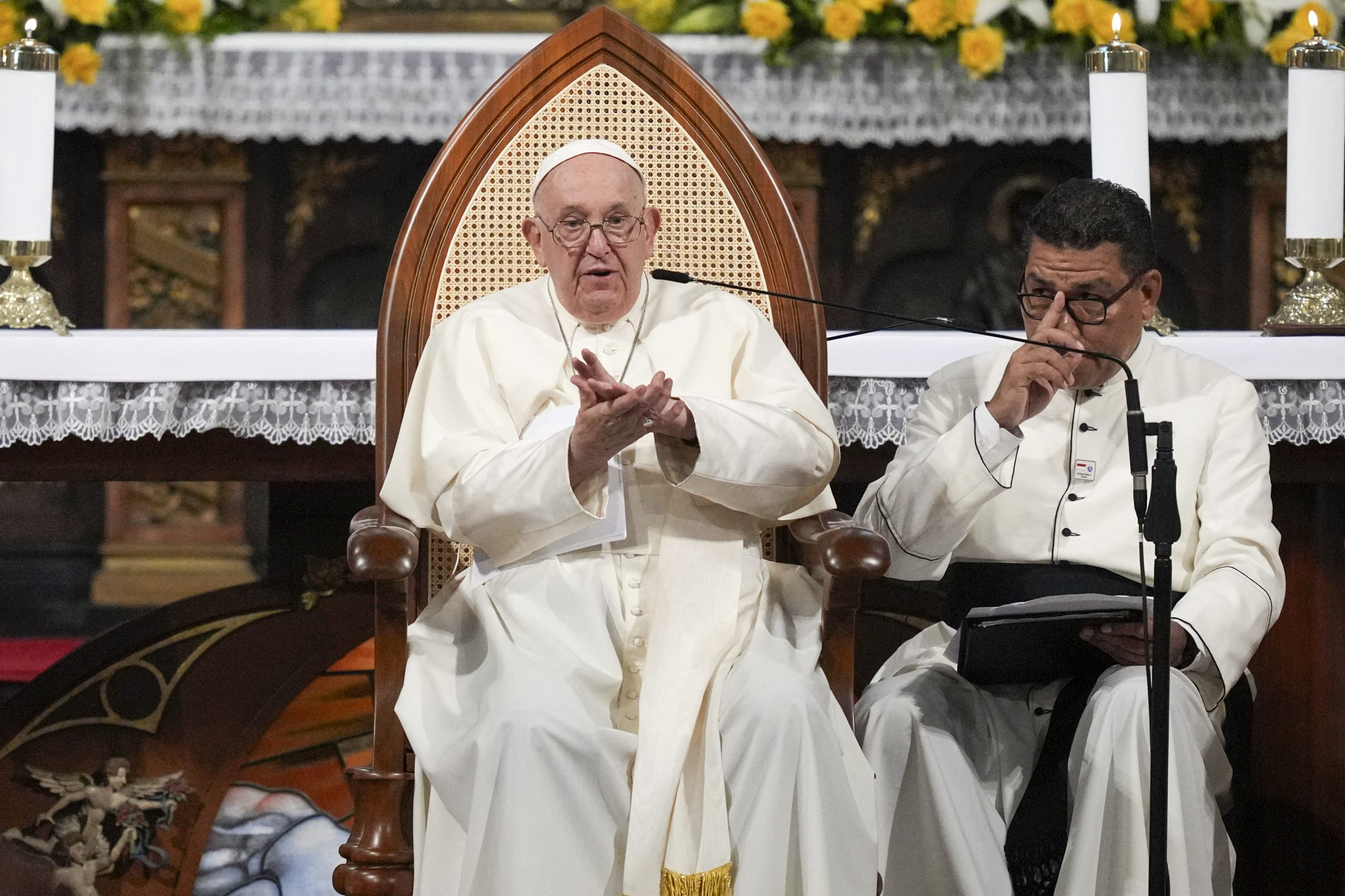 Pope Makes Appeal on Extremism as He Launches Asia Tour