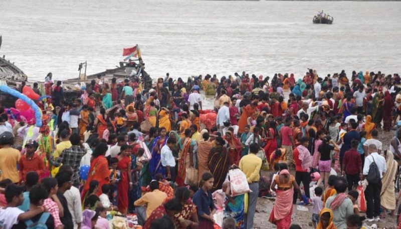 46 People Including 37 Children Drown During Hindu Festival In India