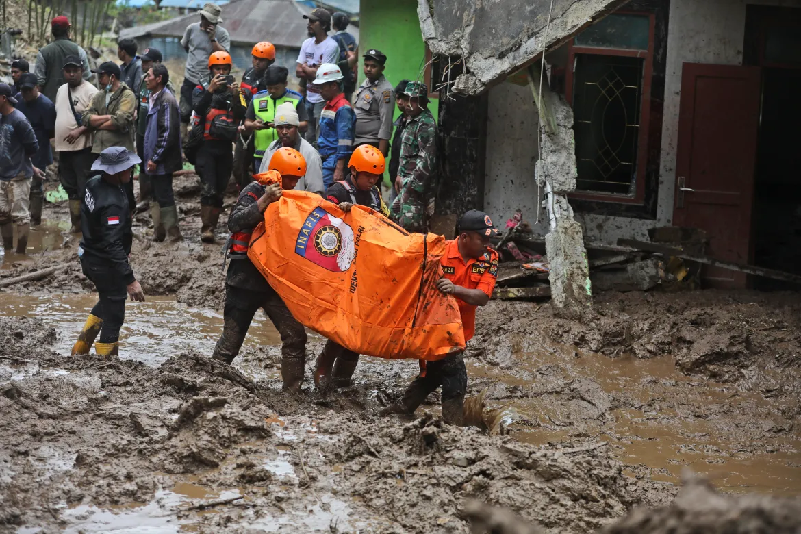 Watano Wafariki dunia, Saba hawajulikani Walipo Kufuatia Maporomoko ya Ardhi Indonesia