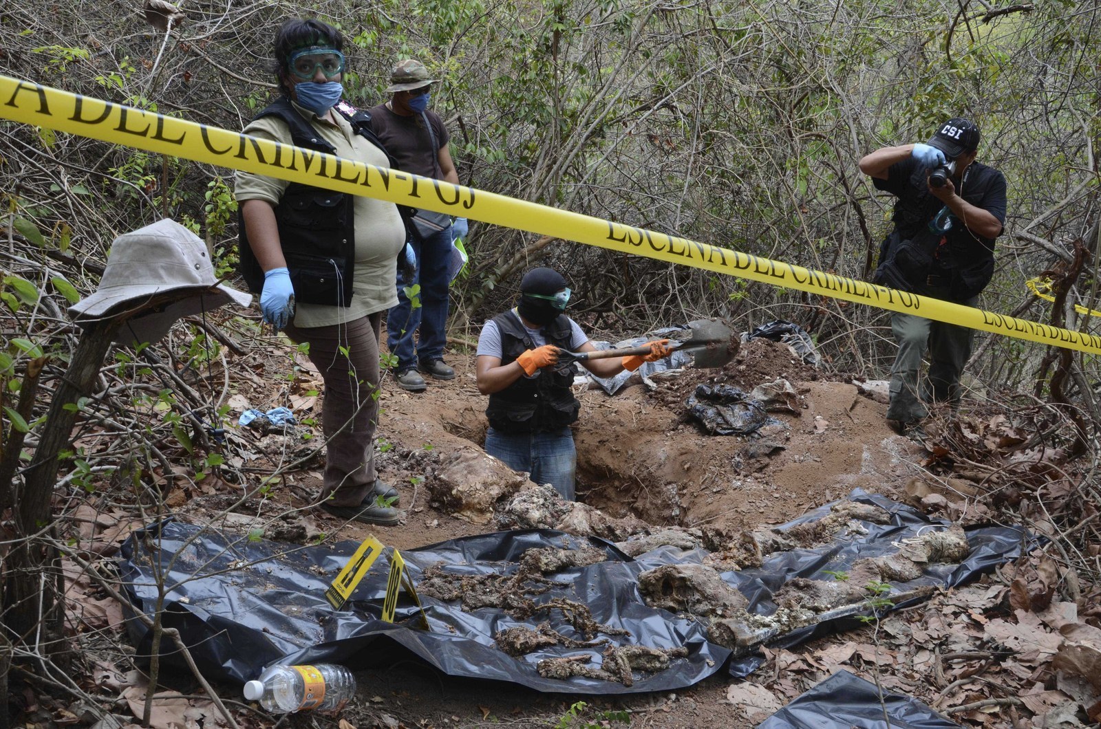 12 Bodies Found in Clandestine Graves in Northern Mexico