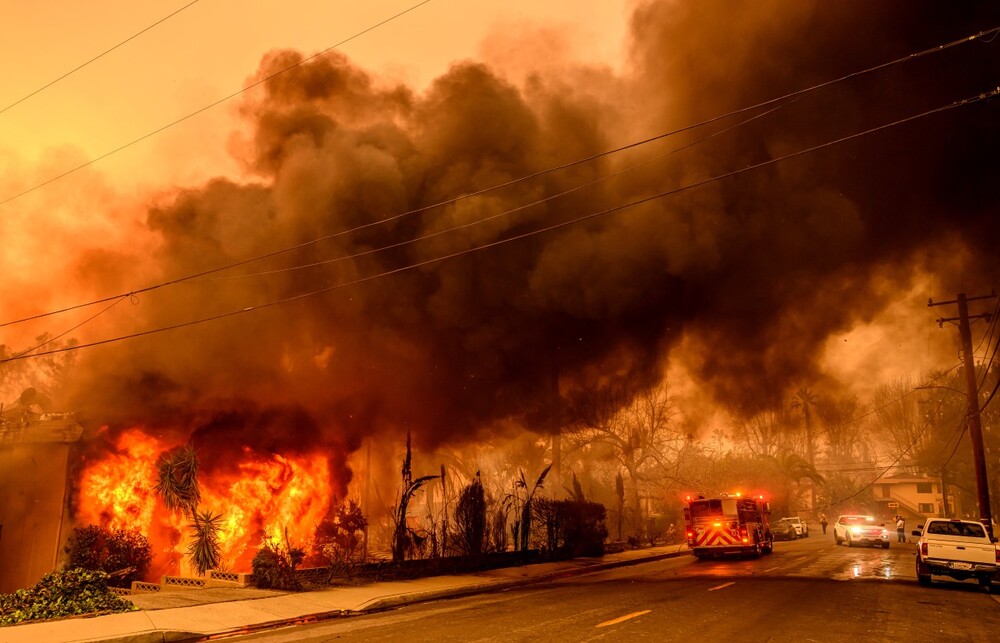 Whole Streets Burn as Fires Rage Around Los Angeles