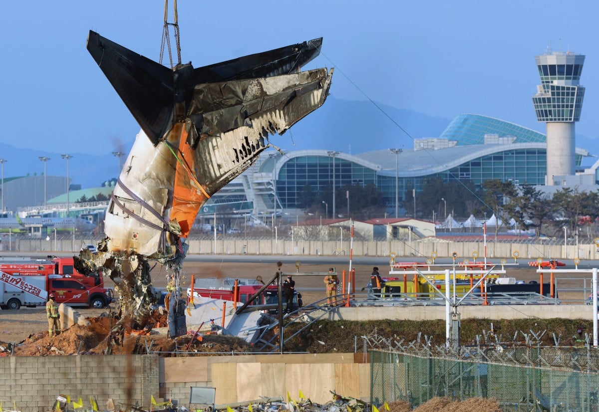 S. Korea Extends Closure Of Airport Where Plane Crashed