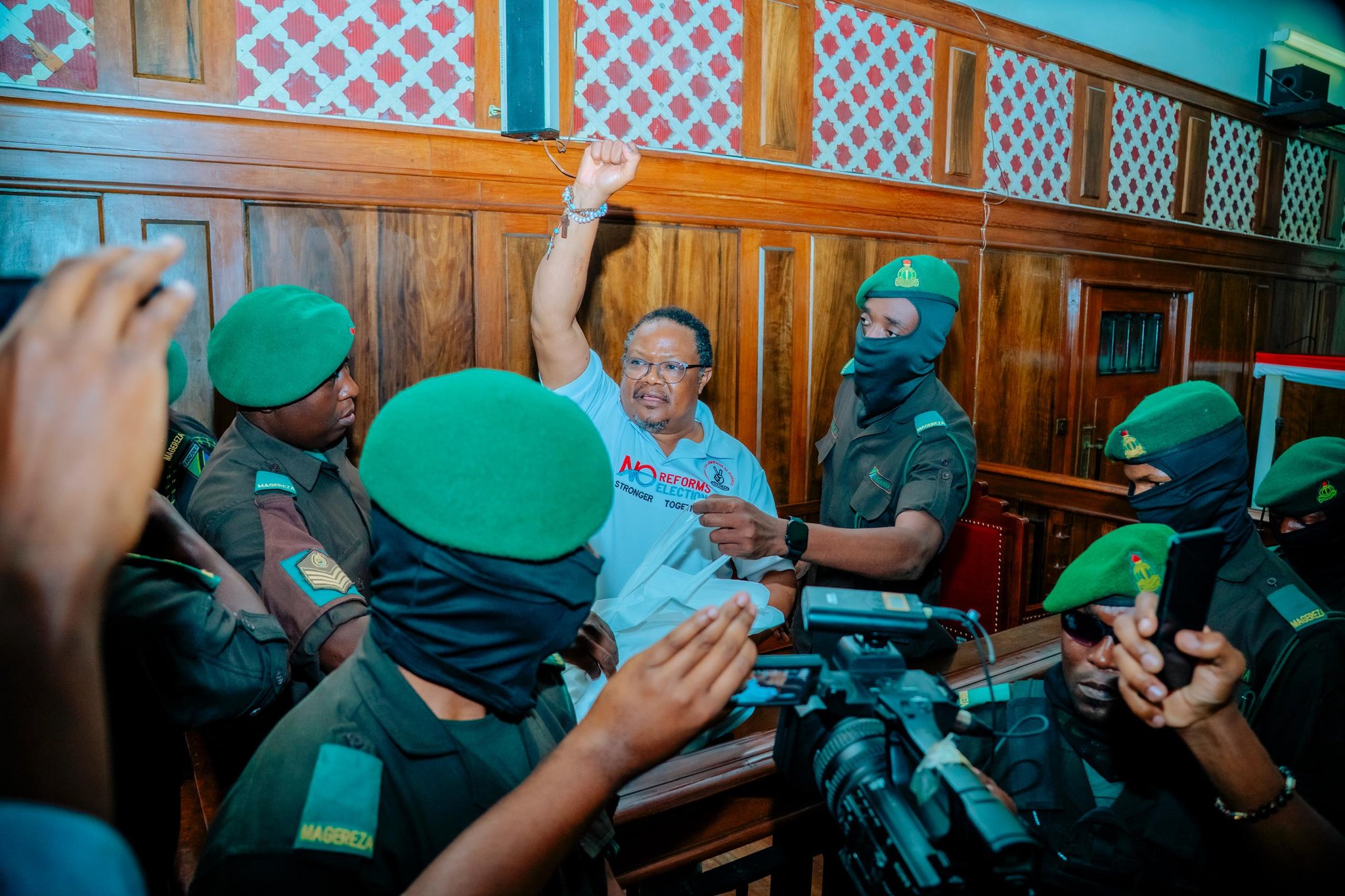 Jamhuri Yapangua Hoja za Lissu, Yeye Asisitiza Hati ni Batili
