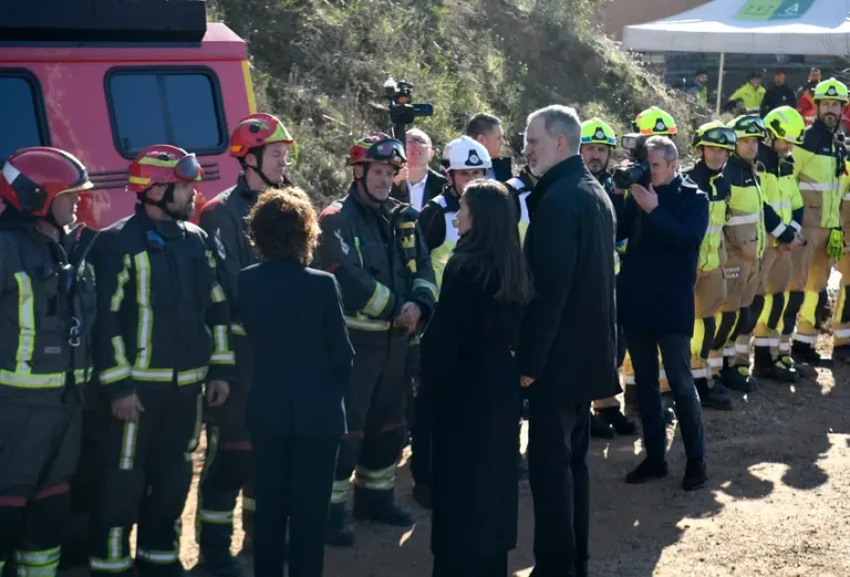 Royals Visit Deadly Train Crash Site as Spain Mourns