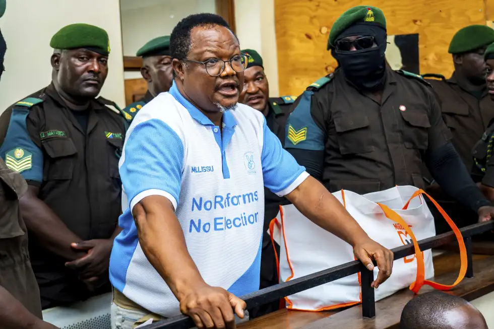 Lissu Aelezea Dhulma Anayodai Kufanyiwa Na Maafisa Wa Magereza