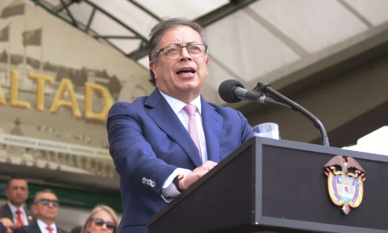 Colombia Intelligence Boss Resigns After Leaks Scandal