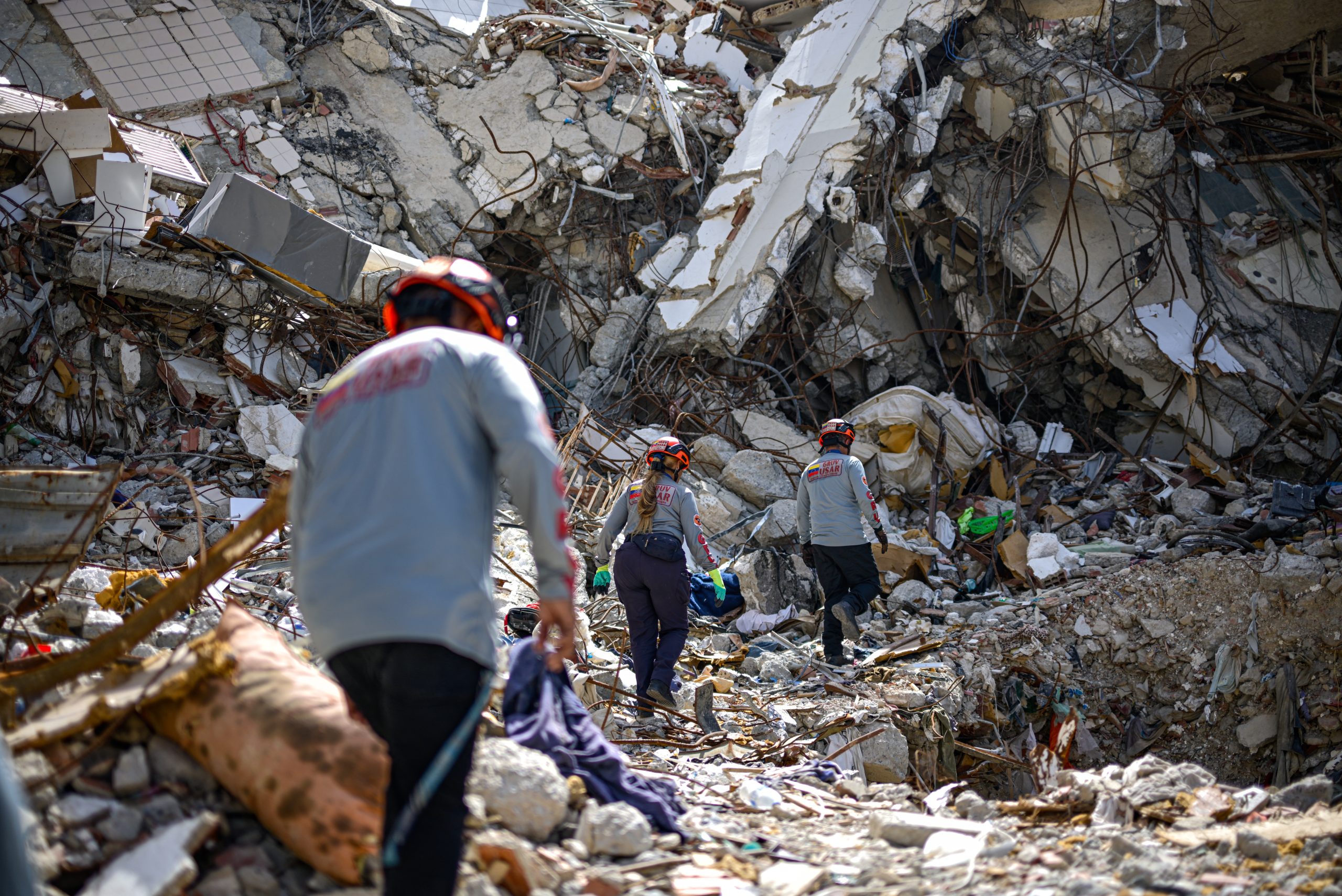 Venezuela quake death toll rises to 6,301