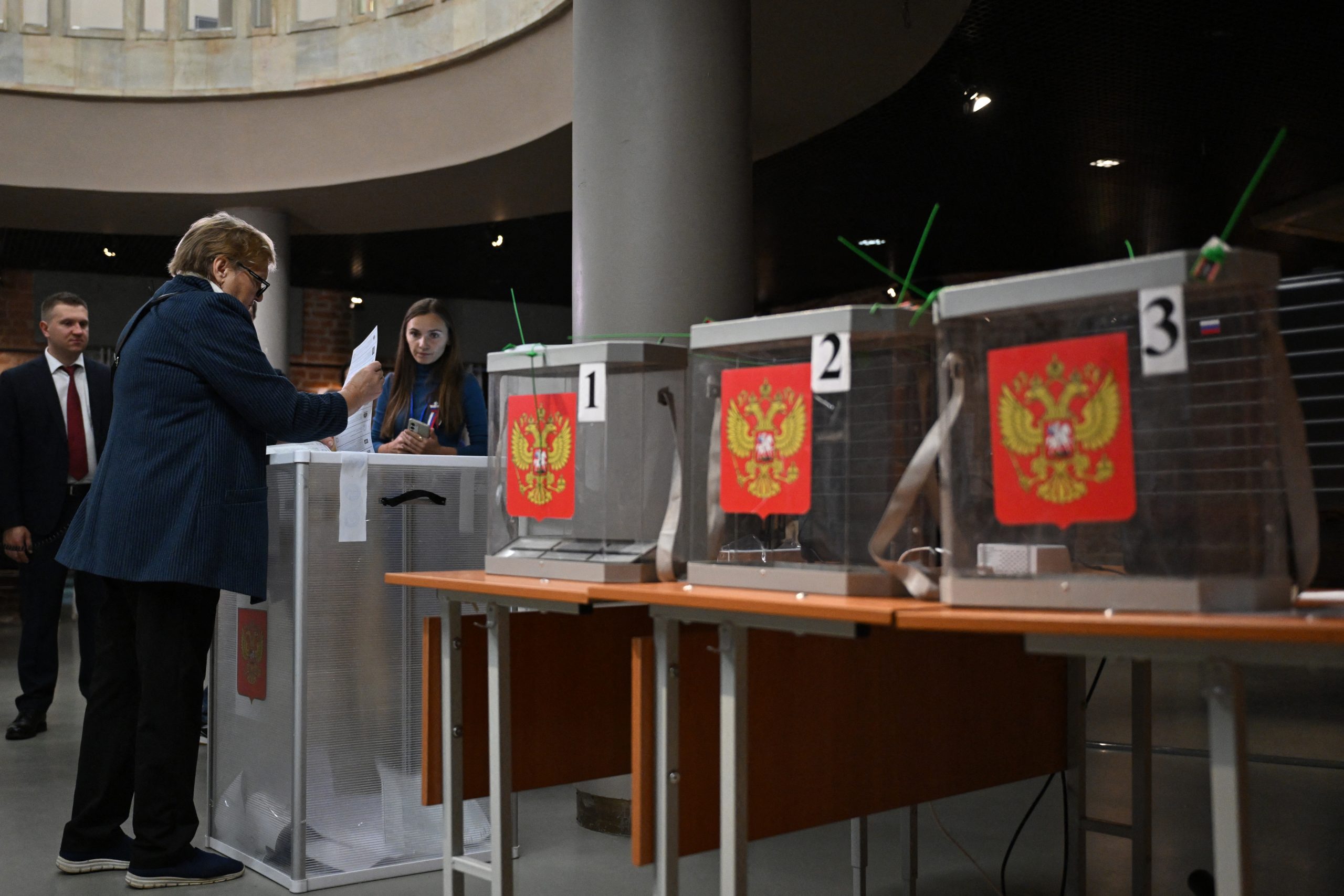 Russians Vote as Ukraine War Drags on for Fifth Year