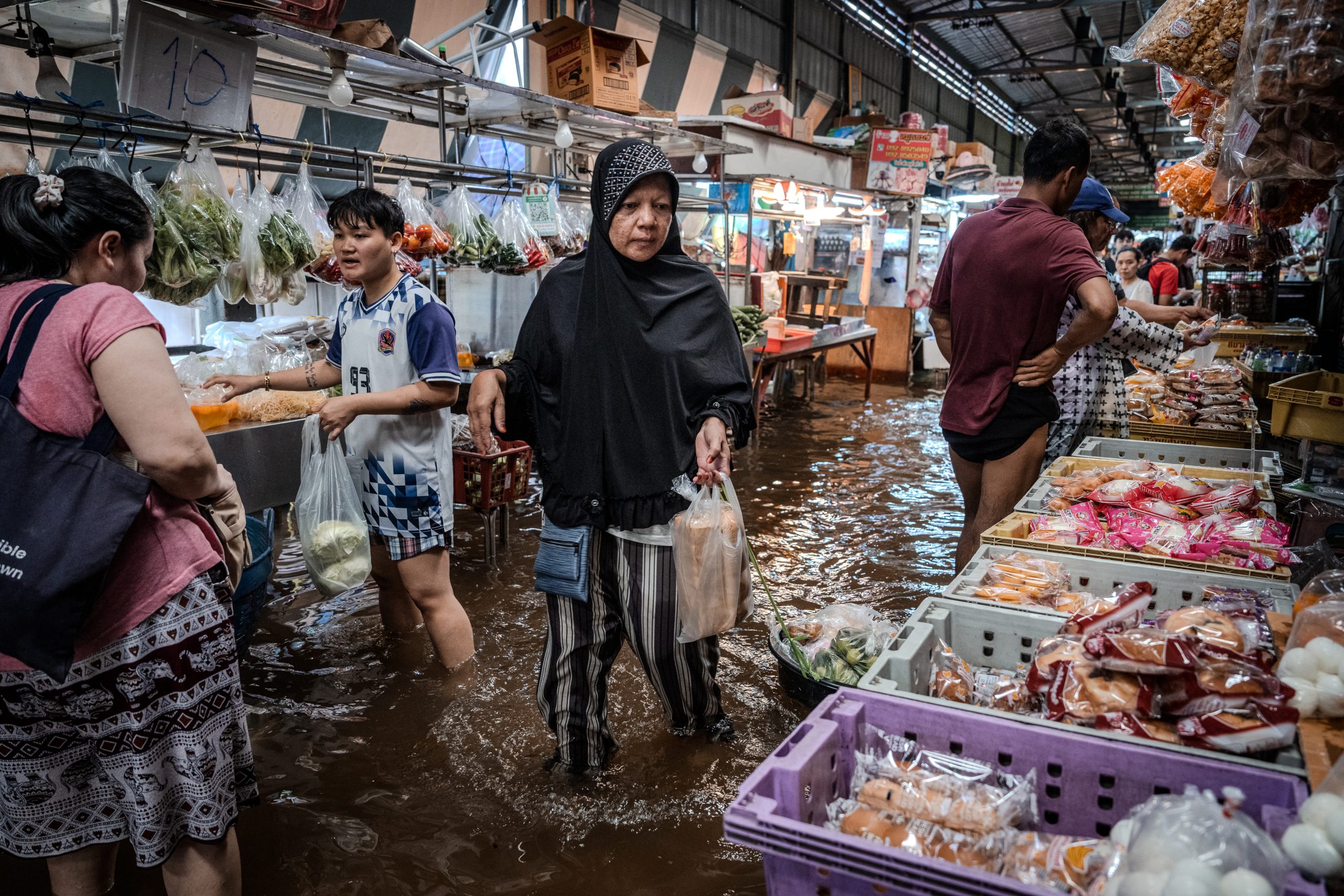 Thai Capital Cleans Up After Deadly Floods