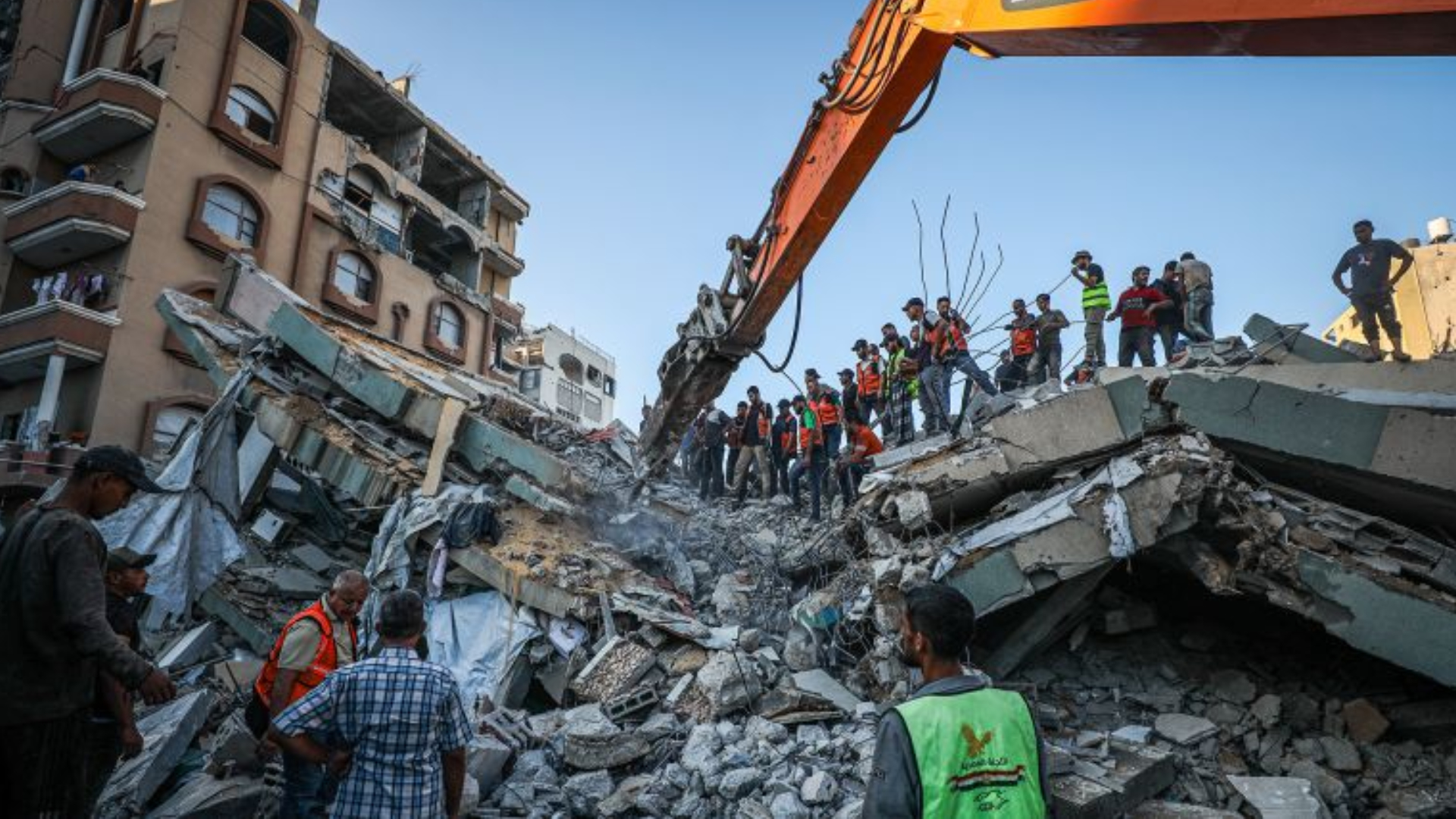 Gaza Apartment Block Collapse Kills 21, Including 12 Children